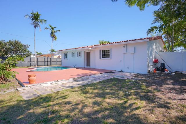 10521 SW 41st Terrace, Miami, FL 33165