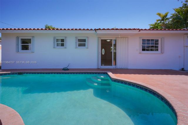 10521 SW 41st Terrace, Miami, FL 33165