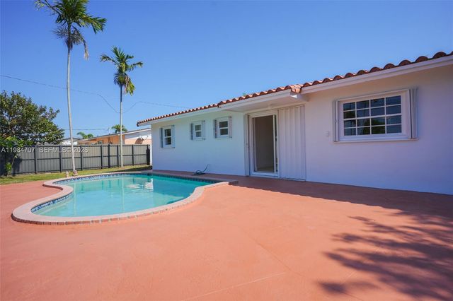 10521 SW 41st Terrace, Miami, FL 33165