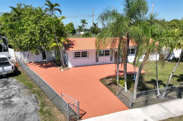 10521 SW 41st Terrace, Miami, FL 33165