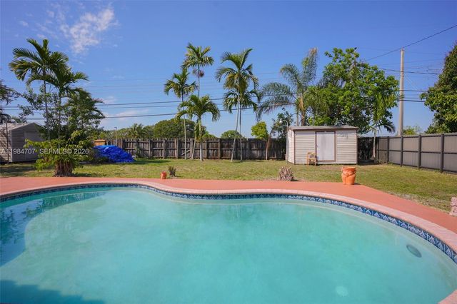 10521 SW 41st Terrace, Miami, FL 33165