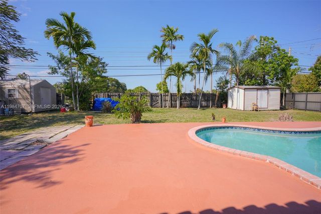 10521 SW 41st Terrace, Miami, FL 33165