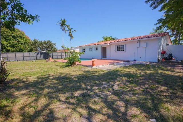 10521 SW 41st Terrace, Miami, FL 33165