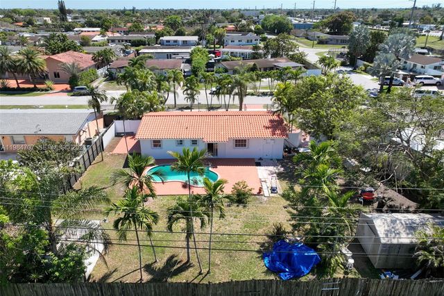 10521 SW 41st Terrace, Miami, FL 33165