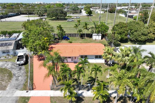 10521 SW 41st Terrace, Miami, FL 33165