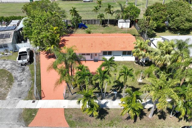 10521 SW 41st Terrace, Miami, FL 33165