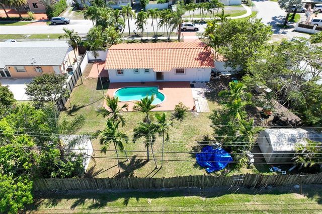 10521 SW 41st Terrace, Miami, FL 33165