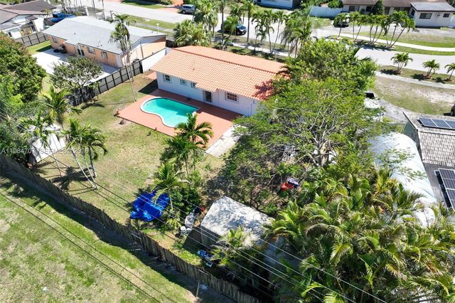 10521 SW 41st Terrace, Miami, FL 33165