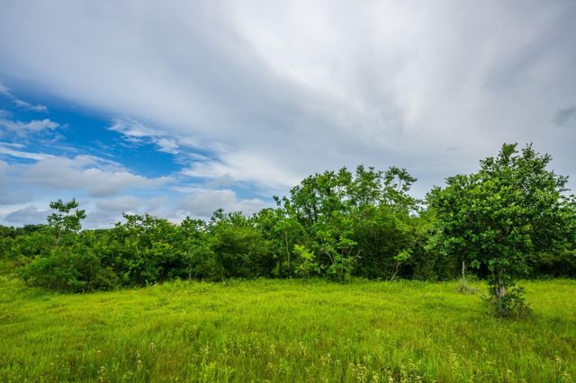 208 Cr 208, Danbury, TX 77534