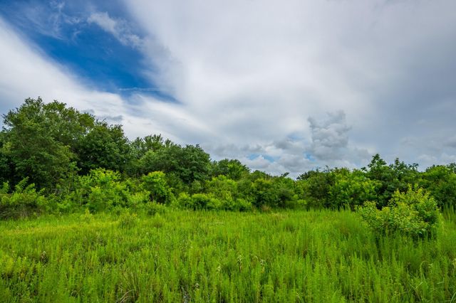 208 Cr 208, Danbury, TX 77534
