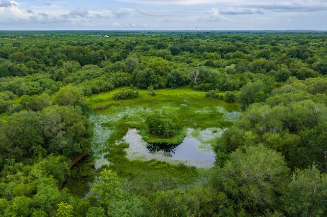208 Cr 208, Danbury, TX 77534