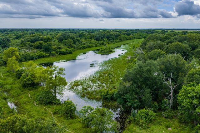 208 Cr 208, Danbury, TX 77534