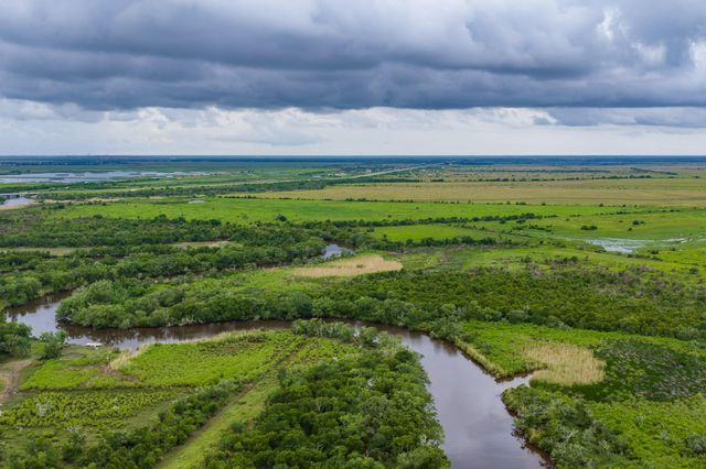 208 Cr 208, Danbury, TX 77534