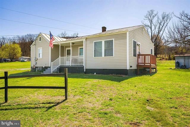 160 HONEYSUCKLE LN, Stanley, VA 22851
