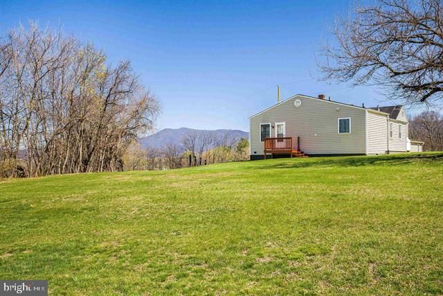 160 HONEYSUCKLE LN, Stanley, VA 22851