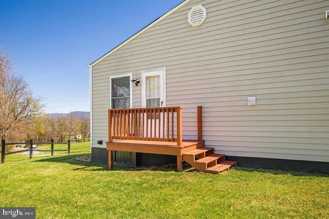 160 HONEYSUCKLE LN, Stanley, VA 22851