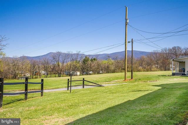 160 HONEYSUCKLE LN, Stanley, VA 22851