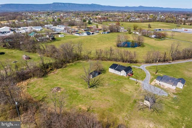 160 HONEYSUCKLE LN, Stanley, VA 22851