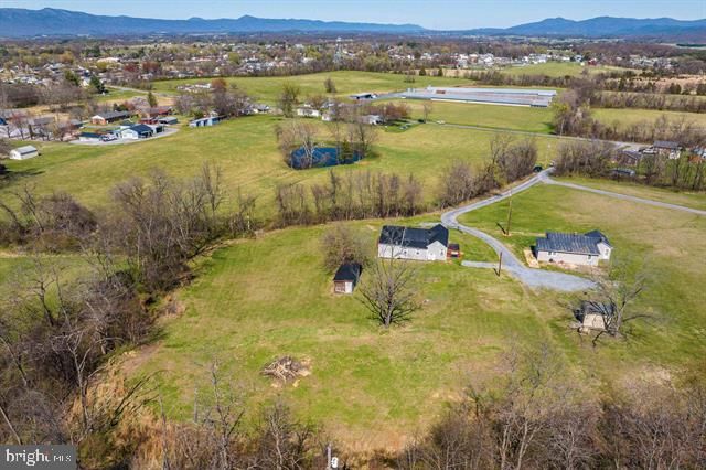 160 HONEYSUCKLE LN, Stanley, VA 22851