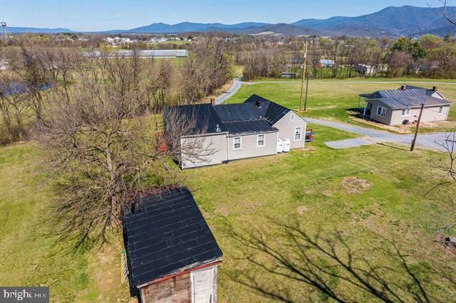 160 HONEYSUCKLE LN, Stanley, VA 22851