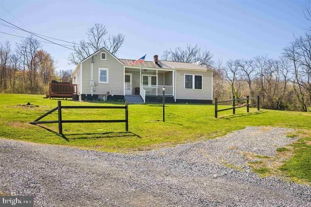 160 HONEYSUCKLE LN, Stanley, VA 22851