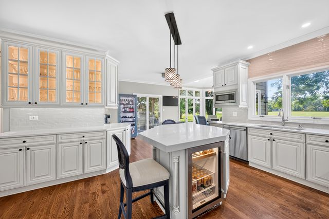 3148 Treesdale Court, Naperville, IL 60564