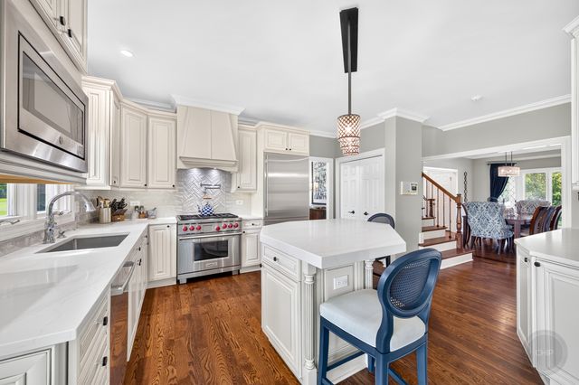 3148 Treesdale Court, Naperville, IL 60564