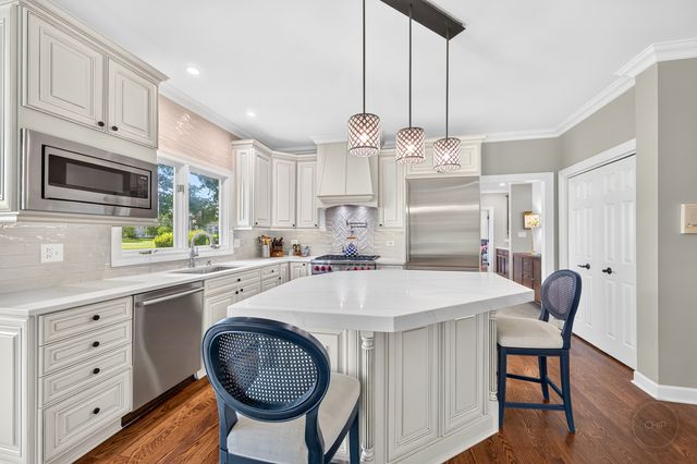 3148 Treesdale Court, Naperville, IL 60564