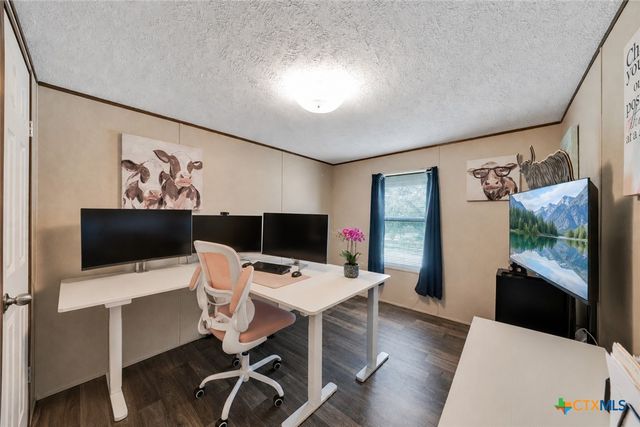 2755 Washburn Road, Luling, TX 78648