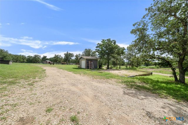 2755 Washburn Road, Luling, TX 78648