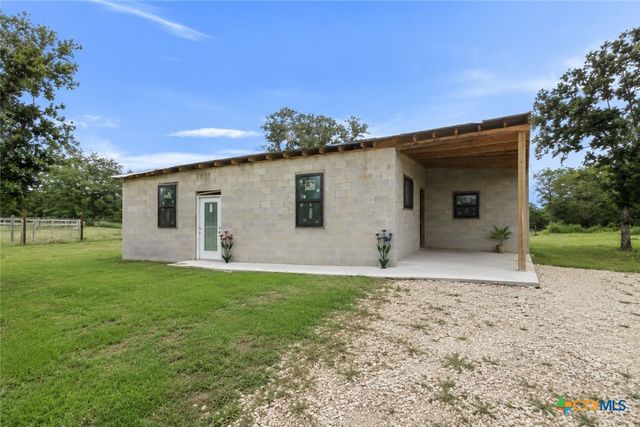 2755 Washburn Road, Luling, TX 78648