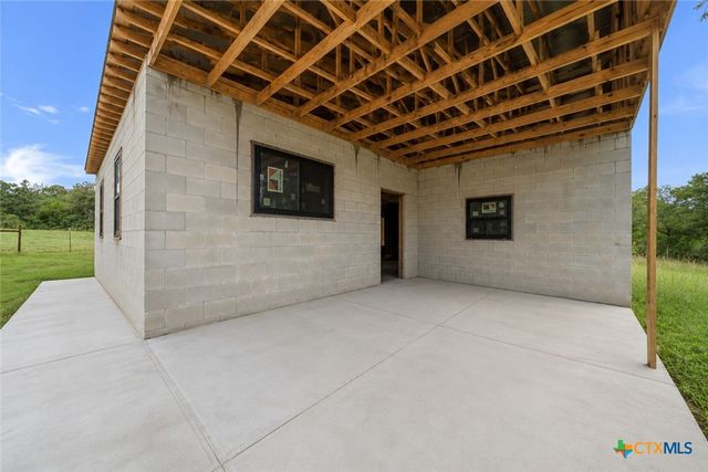 2755 Washburn Road, Luling, TX 78648