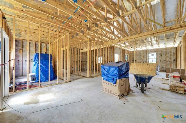 2755 Washburn Road, Luling, TX 78648