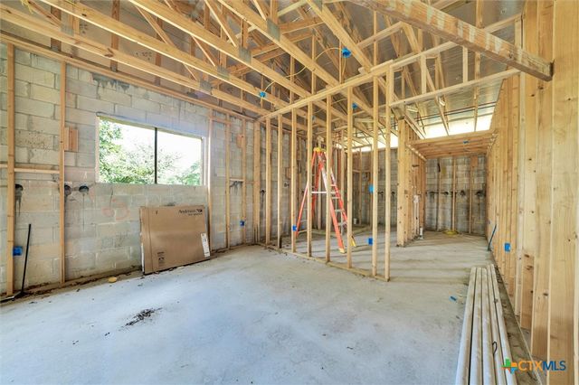 2755 Washburn Road, Luling, TX 78648