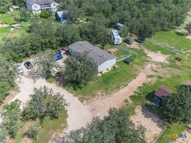2755 Washburn Road, Luling, TX 78648