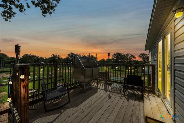 2755 Washburn Road, Luling, TX 78648