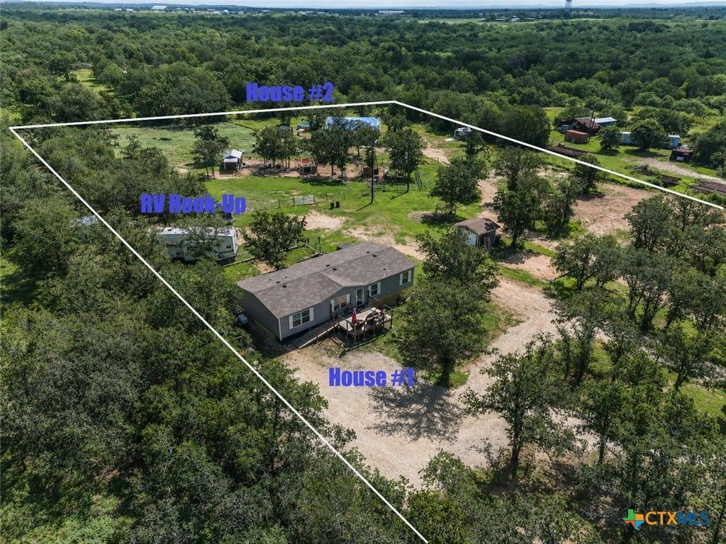 2755 Washburn Road, Luling, TX 78648