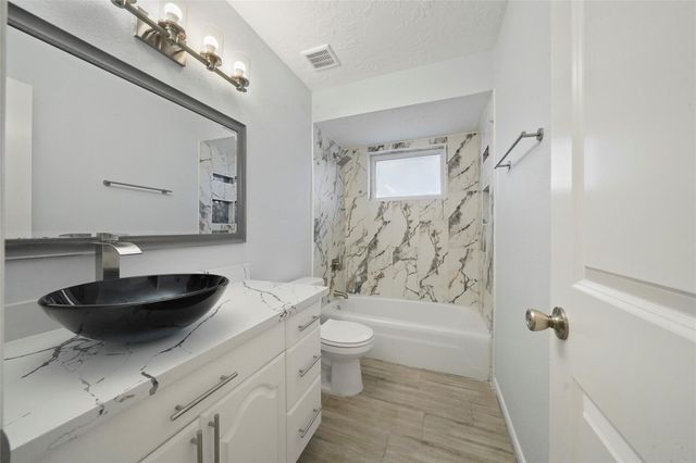 9703 Philmont Drive, Houston, TX 77080