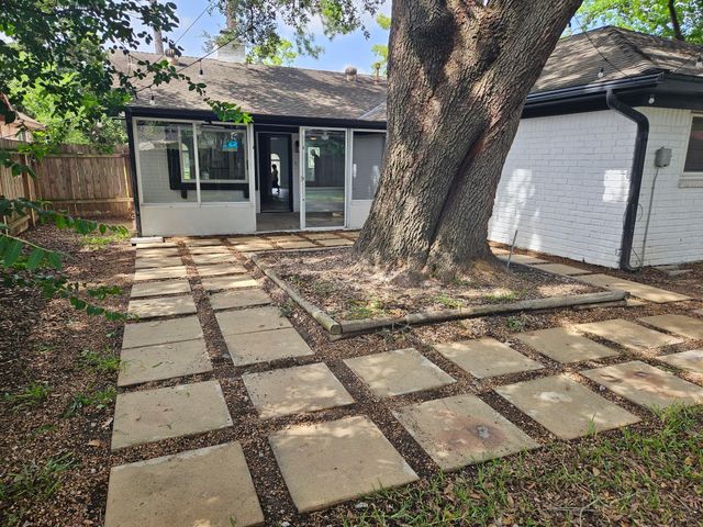 9703 Philmont Drive, Houston, TX 77080