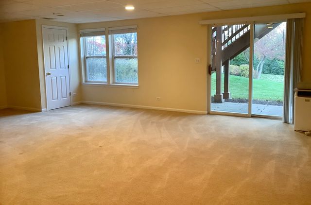 75 Woodview Drive, Glen Ellyn, IL 60137