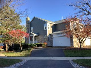 75 Woodview Drive, Glen Ellyn, IL 60137