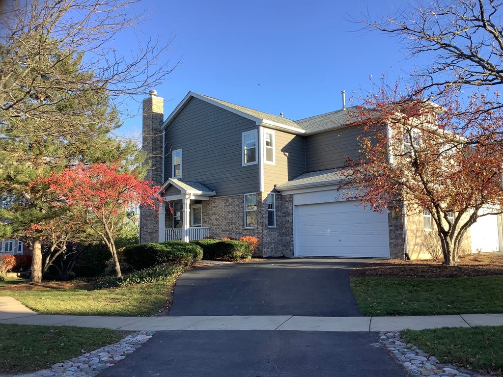 75 Woodview Drive, Glen Ellyn, IL 60137