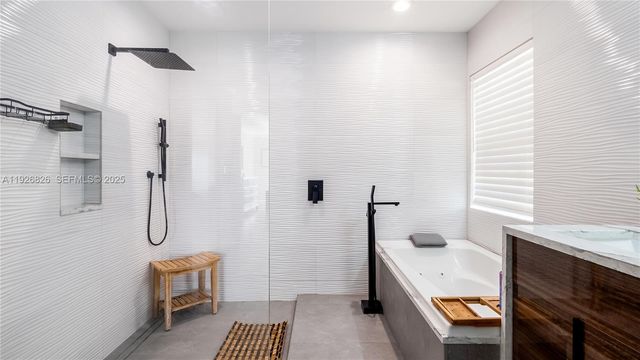 4908 Lombard Pass Dr, Lake Worth, FL 33463