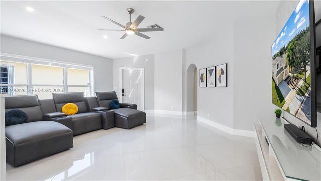 4908 Lombard Pass Dr, Lake Worth, FL 33463