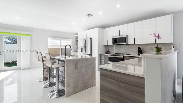 4908 Lombard Pass Dr, Lake Worth, FL 33463