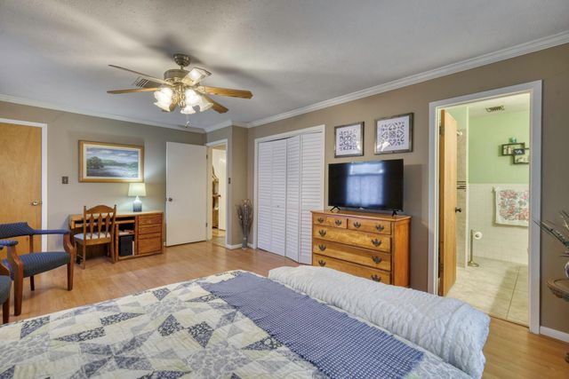 309 Heath Avenue, Madisonville, TX 77864