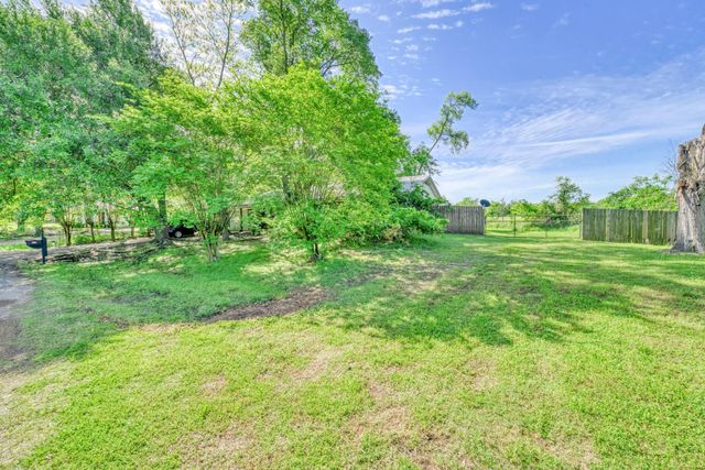309 Heath Avenue, Madisonville, TX 77864