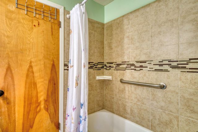 309 Heath Avenue, Madisonville, TX 77864