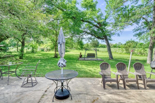 309 Heath Avenue, Madisonville, TX 77864