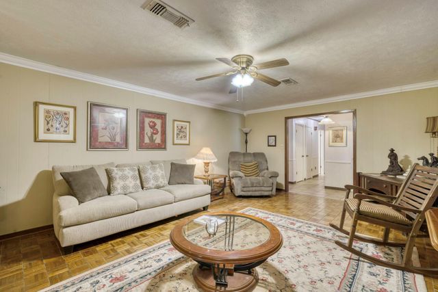 309 Heath Avenue, Madisonville, TX 77864